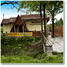 (63/76): w. Katarzyna - Muzeum Mineraw i Skamieniaoci
